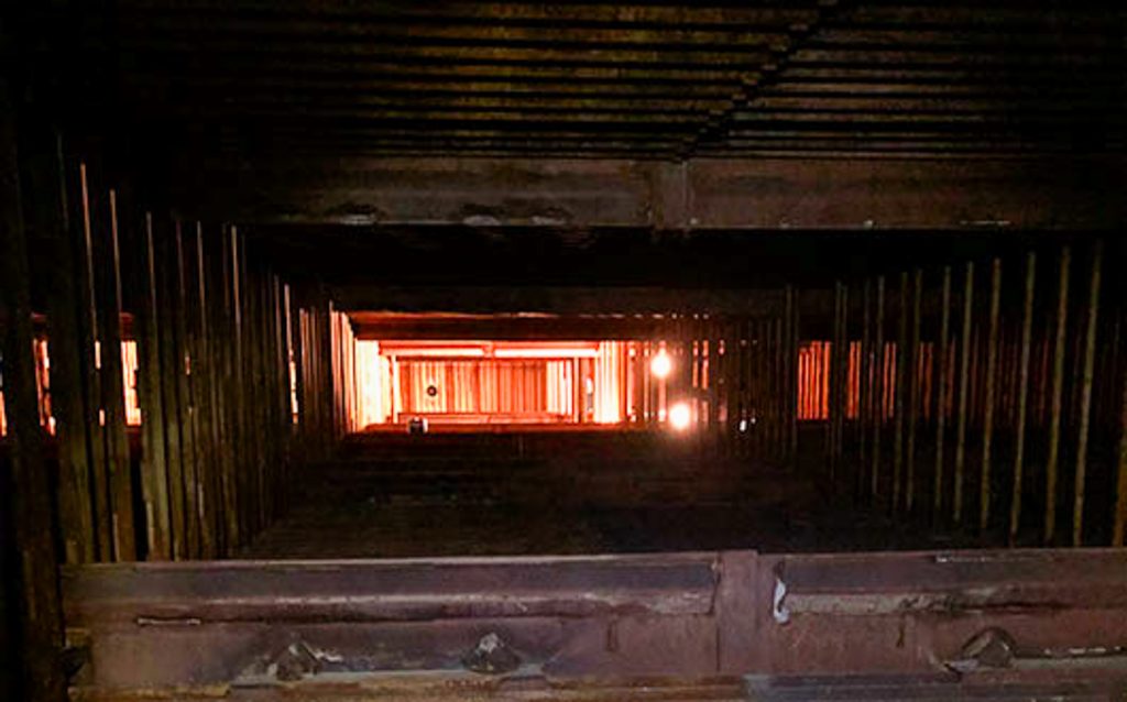 Blick in einen der größten Kessel der Welt mit einer Leistung von 3000 to/h Dampf bei 600 °C.